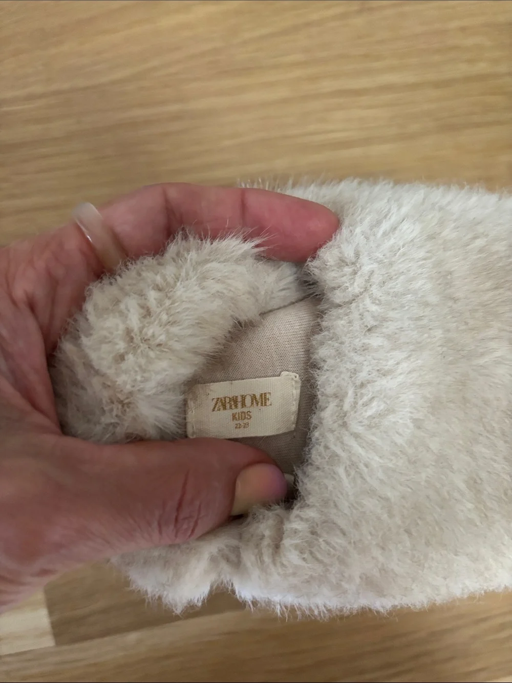 Zara Home | Kids’ Paw Slippers | sz 6/7